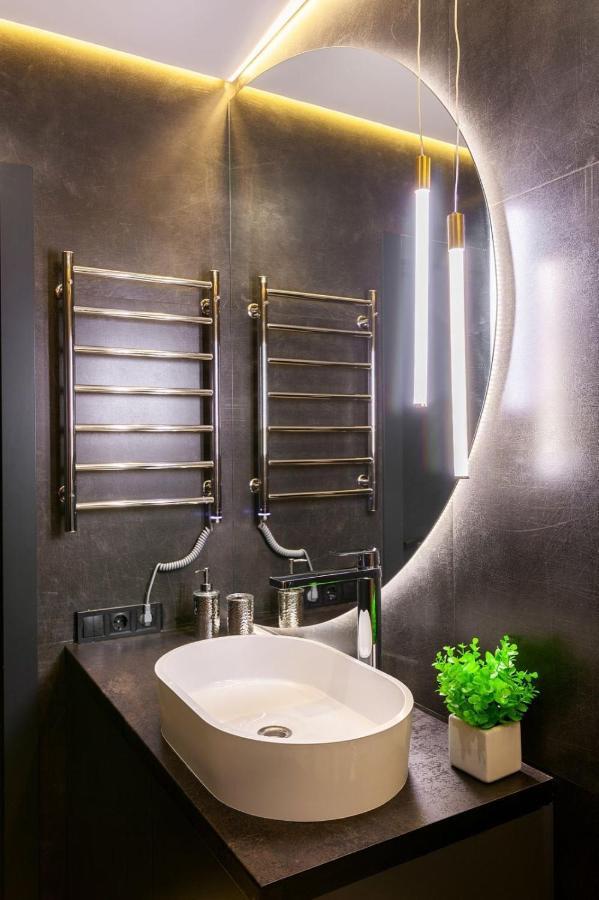 Royal Romantic Apartment With Bathtub Leópolis Exterior foto